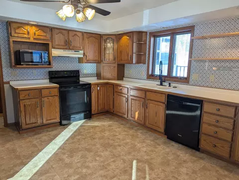 Kitchen - 2840 W Scioto Mills Rd, Freeport, IL 61032 photo 1 of 3