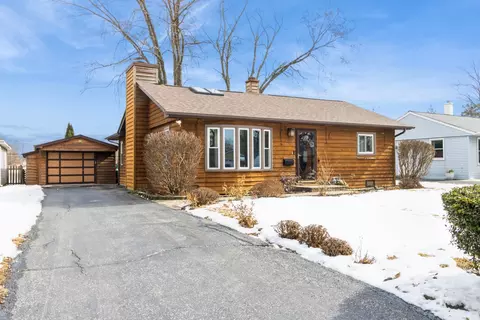2604 Cardinal Dr, Rolling Meadows, IL 60008