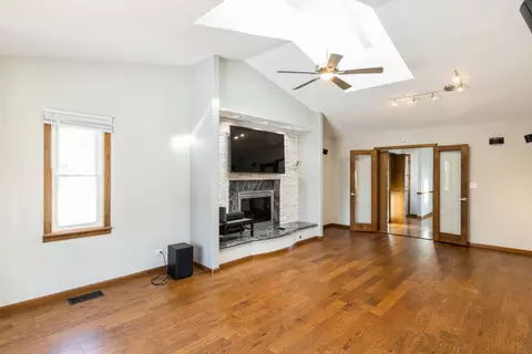 2604 Cardinal Dr, Rolling Meadows, IL 60008 photo 3