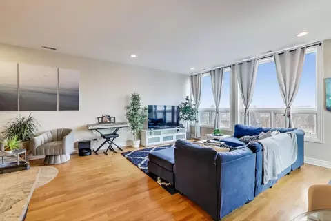 4962 N Milwaukee Ave #4A, Chicago, IL 60630 photo 3