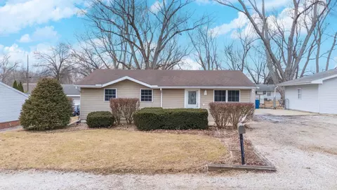 8164 Pine Ave, Downs, IL 61736 photo 4