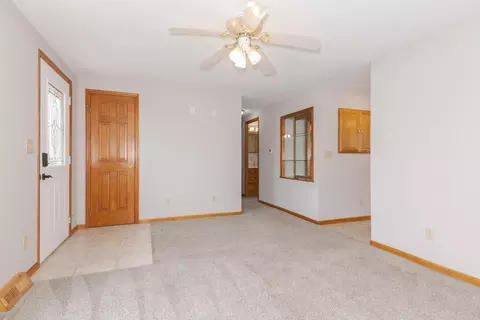 8164 Pine Ave, Downs, IL 61736 photo 2