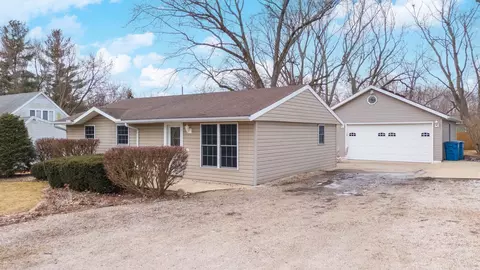 8164 Pine Ave, Downs, IL 61736 photo 14