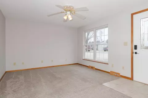 8164 Pine Ave, Downs, IL 61736 photo 17