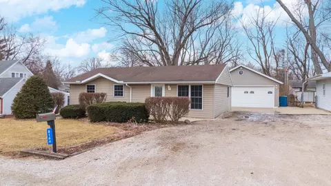 8164 Pine Ave, Downs, IL 61736 photo 5