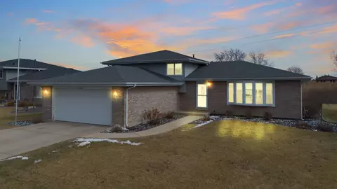 16931 Marilyn Dr, Tinley Park, IL 60477