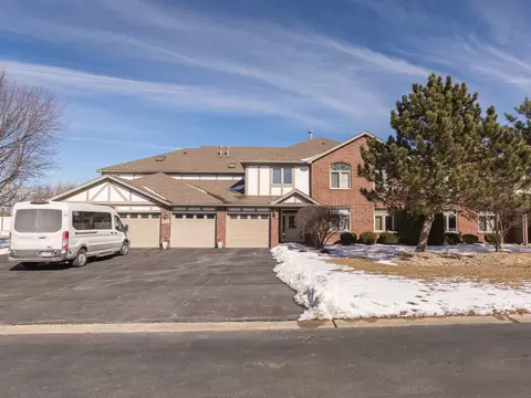 6222 Misty Pines Dr #3, Tinley Park, IL 60477