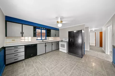 Kitchen - 419 E Steward St, Plano, IL 60545 photo 2 of 2