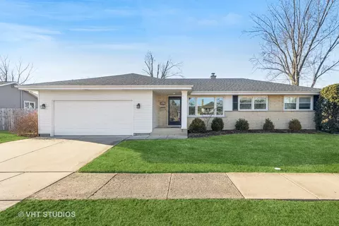 275 E Harrison Rd, Lombard, IL 60148