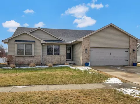 340 Centerpoint Dr S, Bourbonnais, IL 60914