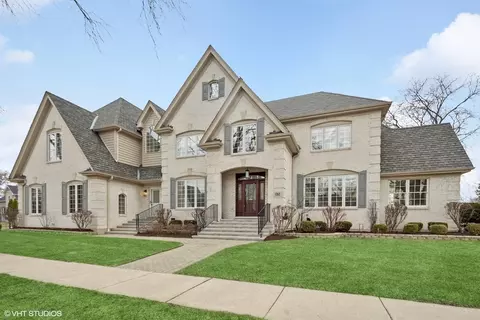 132 S Chandler Ave, Elmhurst, IL 60126