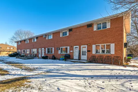1227 Town Crest Dr #E, New Lenox, IL 60451