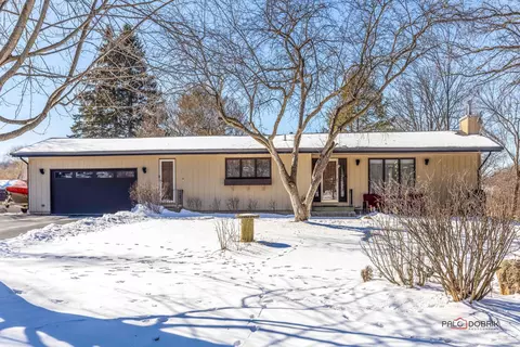 7061 Meadow Ln, Cary, IL 60013