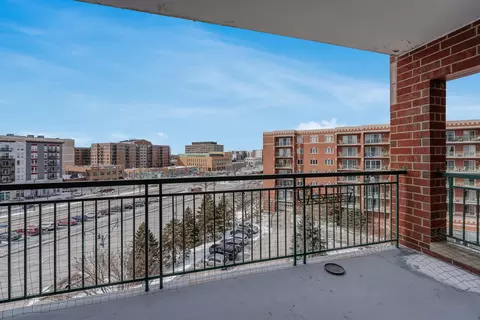 Exterior - 650 S River Rd #708, Des Plaines, IL 60016 photo 3 of 4