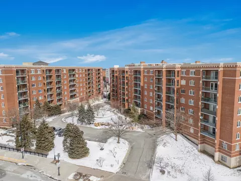 Exterior - 650 S River Rd #708, Des Plaines, IL 60016 photo 2 of 4