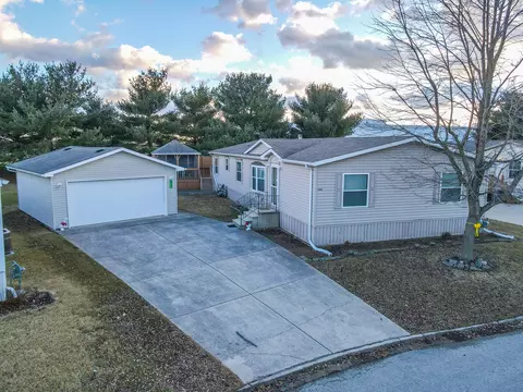 1190 Ash Ct, Manteno, IL 60950