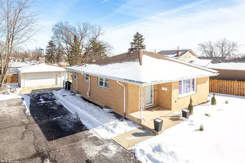 109 N Marion Ave, Bartlett, IL 60103 photo 2