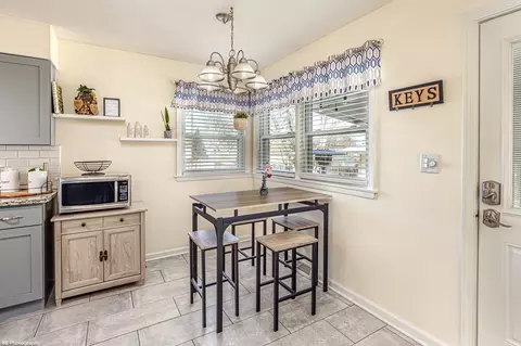 109 N Marion Ave, Bartlett, IL 60103 photo 6