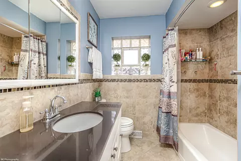 109 N Marion Ave, Bartlett, IL 60103 photo 18