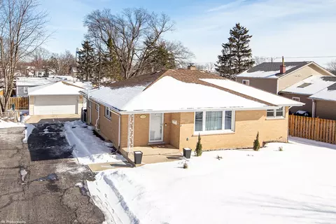 109 N Marion Ave, Bartlett, IL 60103