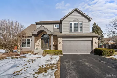 985 Aster Ct, Lake In The Hills, IL 60156