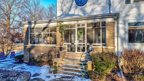 Exterior - 11 Gridley Pl, Ottawa, IL 61350 photo 3 of 7