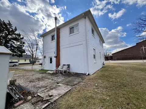 113 N Thomas St, Gilman, IL 60938 photo 5