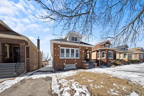 2112 S 11th Ave, Maywood, IL 60153