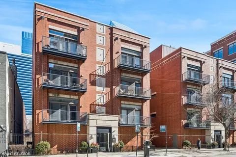 321 N Jefferson St #202, Chicago, IL 60661