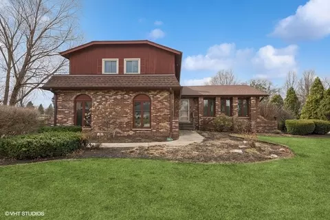 248 Cardinal Dr, Bloomingdale, IL 60108