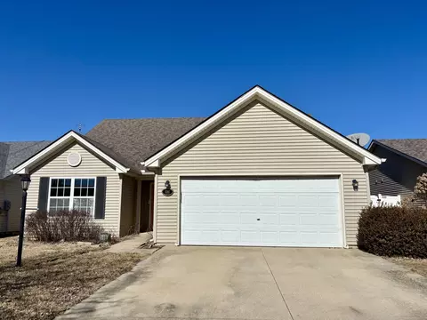 606 Luria Ln, Champaign, IL 61822