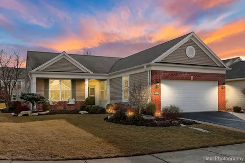3161 Ravinia Cir, Mundelein, IL 60060