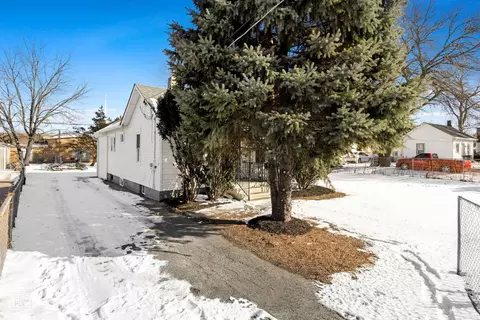 1036 Kane St, Aurora, IL 60505