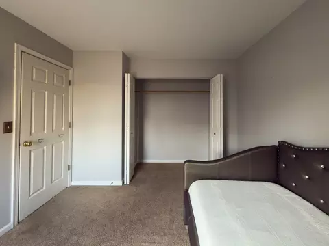 Bedroom - 4053 Oak Tree Ln, Plainfield, IL 60586 photo 6 of 6