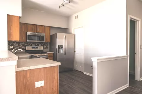 Kitchen - 4053 Oak Tree Ln, Plainfield, IL 60586 photo 2 of 4