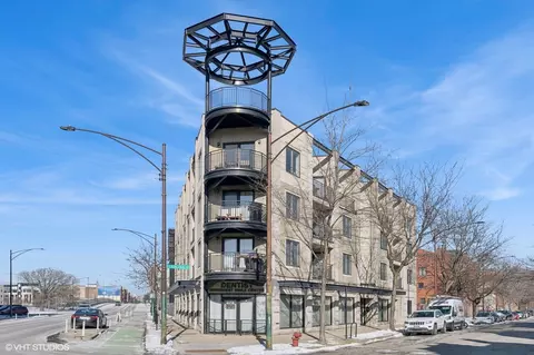 875 N Milwaukee Ave #2W, Chicago, IL 60642