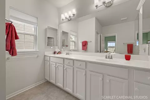 Bath - 765 Simpson Ave, Elburn, IL 60119 photo 1 of 2