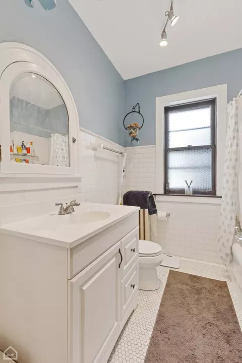 1029 Hull Ter, Evanston, IL 60202 photo 17