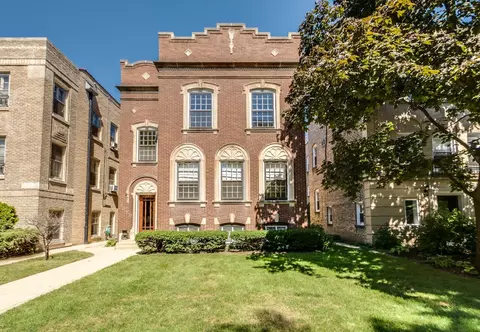 1029 Hull Ter, Evanston, IL 60202