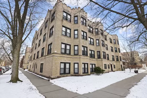 7076 N Wolcott Ave #3, Chicago, IL 60626