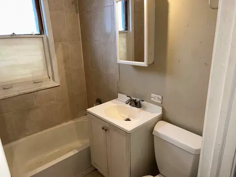 Bath - 3417 W 161st St, Markham, IL 60428 photo 2 of 3