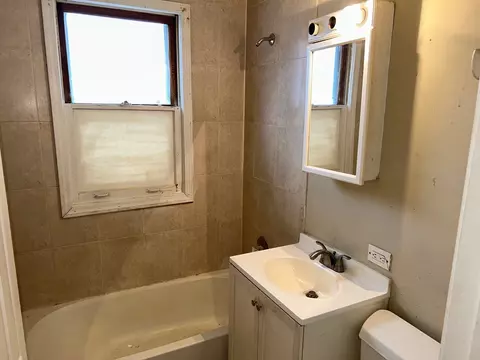 Bath - 3417 W 161st St, Markham, IL 60428 photo 1 of 3
