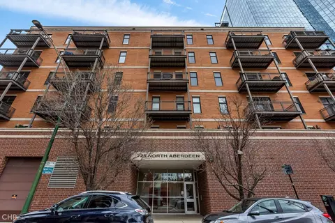 725 N Aberdeen St #604, Chicago, IL 60642