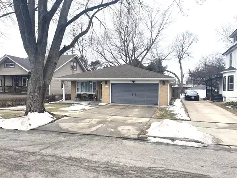 233 S May Ave, Kankakee, IL 60901