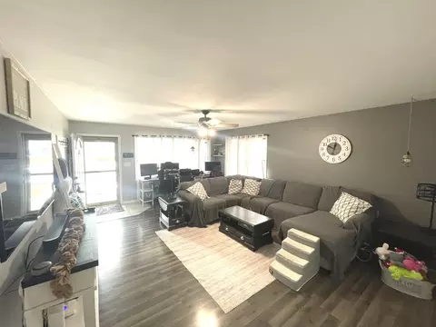 233 S May Ave, Kankakee, IL 60901 photo 4