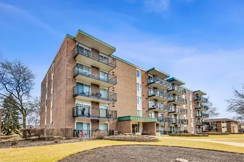 5 S040 Pebblewood Ln #E508, Naperville, IL 60563