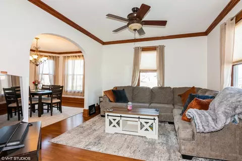300 Moseley St, Elgin, IL 60123 photo 3