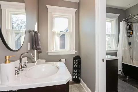 300 Moseley St, Elgin, IL 60123 photo 14