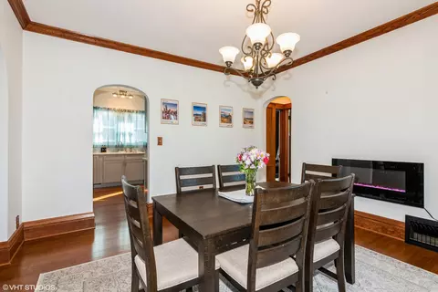 300 Moseley St, Elgin, IL 60123 photo 4