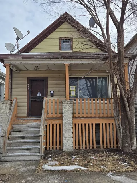 9243 S Harper Ave, Chicago, IL 60619